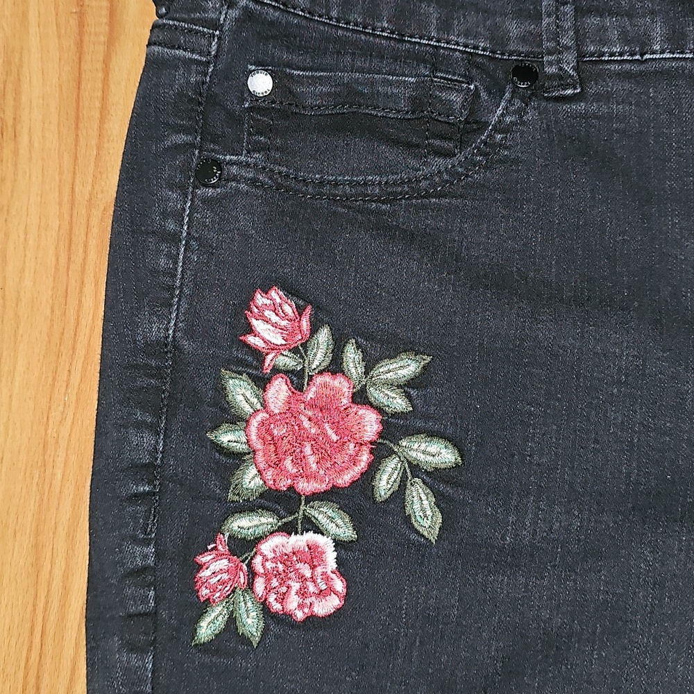 18T Black Women’s Jeans with Red Floral Embroidery - Picture 3 of 14
